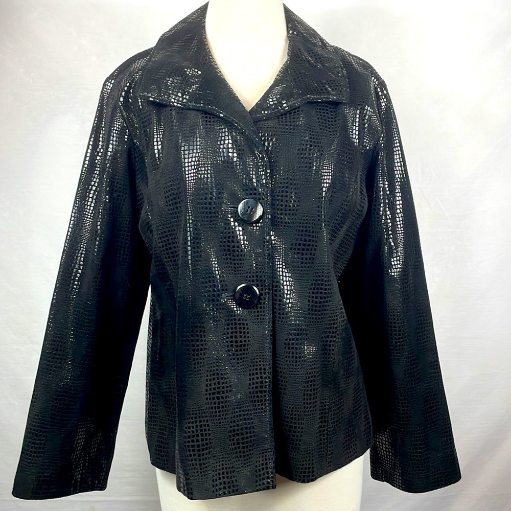 Chicos 100%  leather black Polyester satin lined jacket. Snake skin print size 2